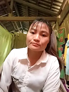 Lee-Thee online show from 4, 12, 2025