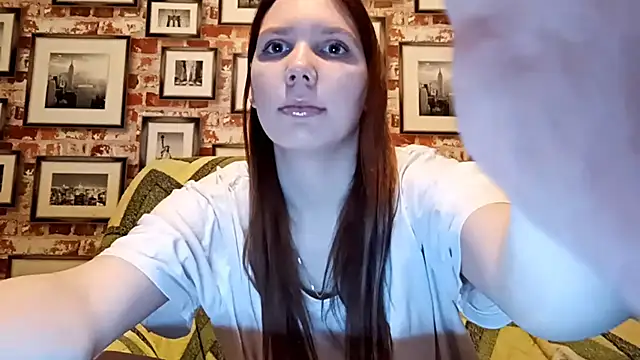 Snapshot of EvieBaggette chatting on 3, 12, 2025 EvieBaggette online show from 3, 12, 2025