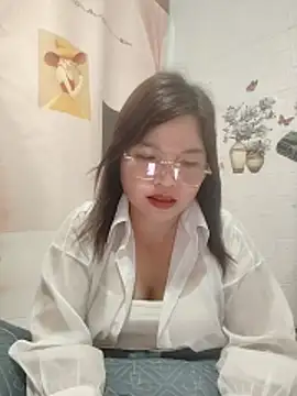 Snapshot of Cover-baa chatting on 18, 4, 2026 Cover-baa online show from 18, 4, 2026