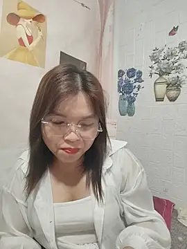 Snapshot of Cover-baa chatting on 23, 5, 2026 Cover-baa online show from 23, 5, 2026