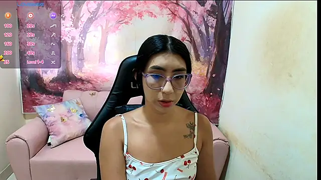 Emma latinasexy18 online show from 16, 2, 2026