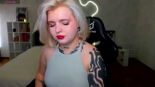 shadow  purrr online show from 18, 12, 2025