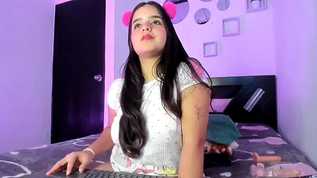 Babyhoney18 online show from 22, 12, 2025