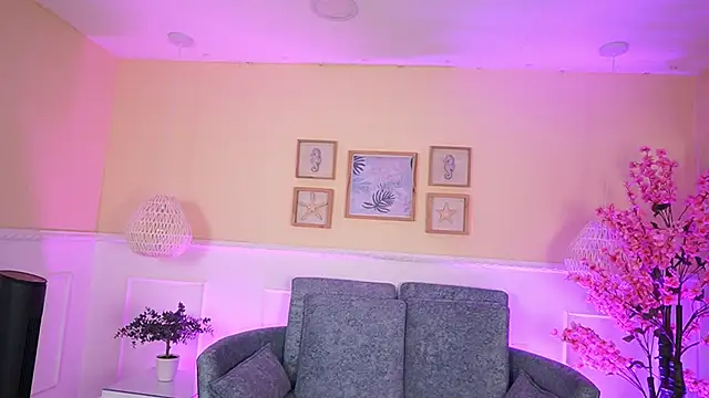 MeganLowell online show from 28, 3, 2026