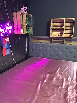 Shy-Ivy online show from 5, 1, 2026