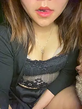 Snapshot of Sunset-yll chatting on 4, 2, 2026 Sunset-yll online show from 4, 2, 2026