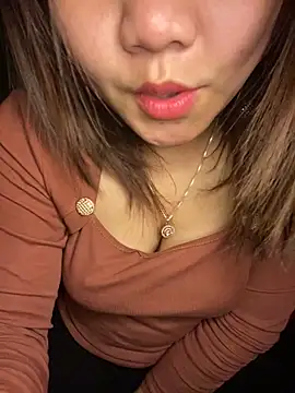 Snapshot of Sunset-yll chatting on 9, 2, 2026 Sunset-yll online show from 9, 2, 2026