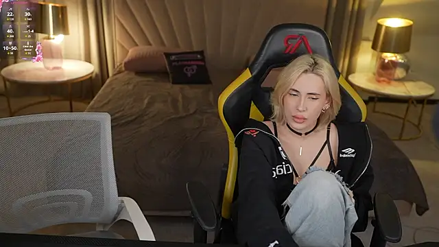 Kara cat online show from 17, 3, 2026