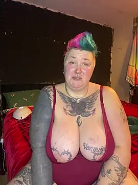 Snapshot of DamagedGoddessX chatting on 26, 11, 2025 DamagedGoddessX online show from 26, 11, 2025