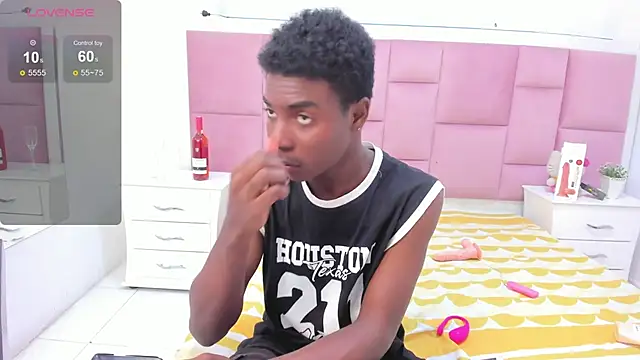 NoahJhonson69 online show from 2, 12, 2025