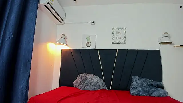 Snapshot of kendall_x0 chatting on 19, 11, 2025 kendall x0 online show from 19, 11, 2025