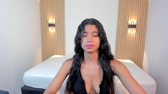 Ashleycooper5 online show from 1, 12, 2025