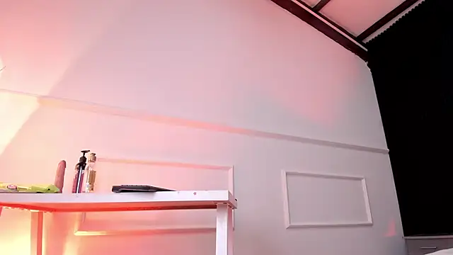 Sienarosewood online show from 6, 2, 2026