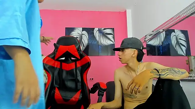 MiaAndTeylor online show from 22, 11, 2025