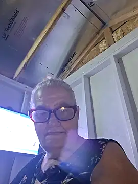 Snapshot of bella5757 chatting on 22, 11, 2025 bella5757 online show from 22, 11, 2025