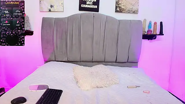 Maddy  Jones online show from 9, 2, 2026