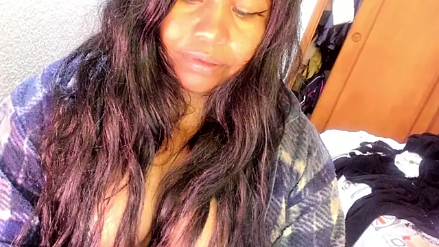 ebonycamelia online show from 15, 4, 2026