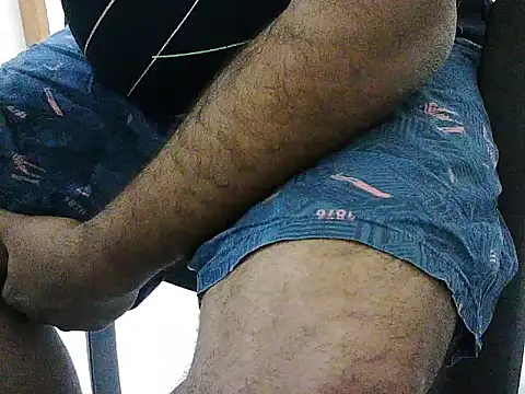 Snapshot of blue_roy chatting on 1, 12, 2025 blue roy online show from 1, 12, 2025