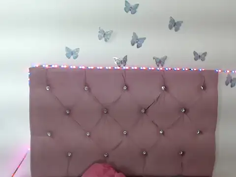 Snapshot of Isardrigue02 chatting on 26, 11, 2025 Isardrigue02 online show from 26, 11, 2025