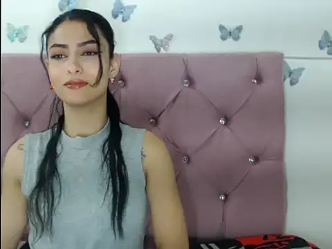 Snapshot of Isardrigue02 chatting on 4, 12, 2025 Isardrigue02 online show from 4, 12, 2025