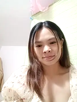 quynhquynh  online show from 3, 12, 2025