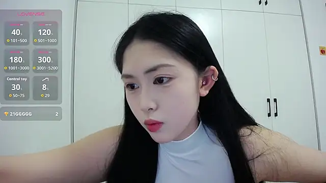 Snapshot of TuTu-077 chatting on 29, 11, 2025 TuTu-077 online show from 29, 11, 2025