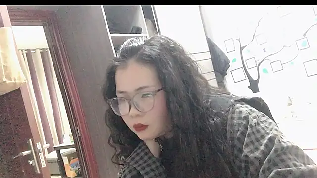 Huahua3187 online show from 25, 11, 2025