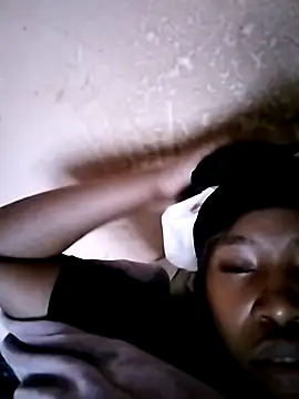 Snapshot of Queenpussywet123 chatting on 20, 11, 2025 Queenpussywet123 online show from 20, 11, 2025