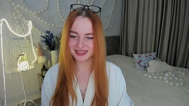 AirySilhouette online show from 15, 12, 2025