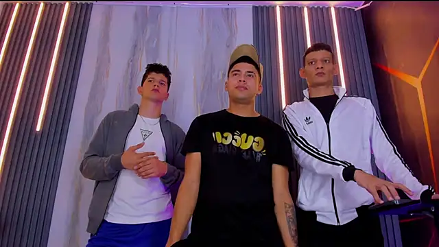 Snapshot of Erotick_Men chatting on 24, 11, 2025 Erotick Men online show from 24, 11, 2025