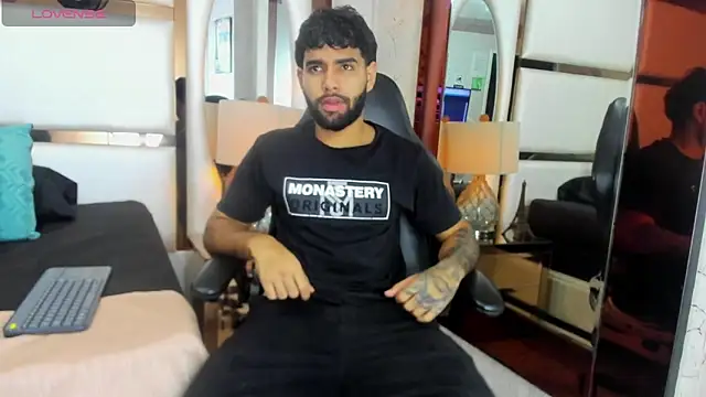 Snapshot of Jesuss77_ chatting on 26, 11, 2025 Jesuss77 online show from 26, 11, 2025