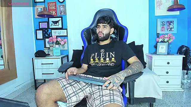 Snapshot of Jesuss77_ chatting on 2, 12, 2025 Jesuss77 online show from 2, 12, 2025