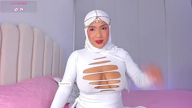Snapshot of Amira-Zahra chatting on 26, 6, 2026 Amira-Zahra online show from 26, 6, 2026