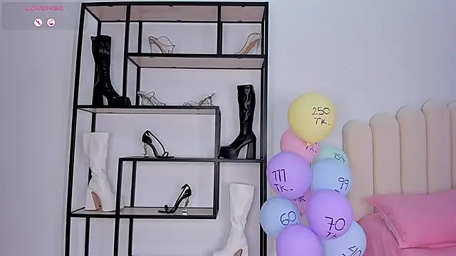 Snapshot of Amira-Zahra chatting on 27, 6, 2026 Amira-Zahra online show from 27, 6, 2026