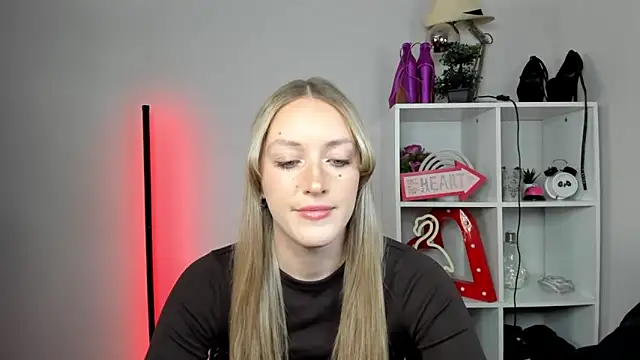 EvelynBlond online show from 14, 5, 2026