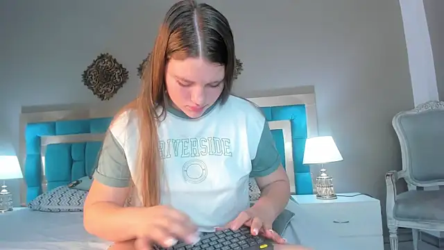 Snapshot of LiiaVelvet chatting on 18, 12, 2025 LiiaVelvet online show from 18, 12, 2025