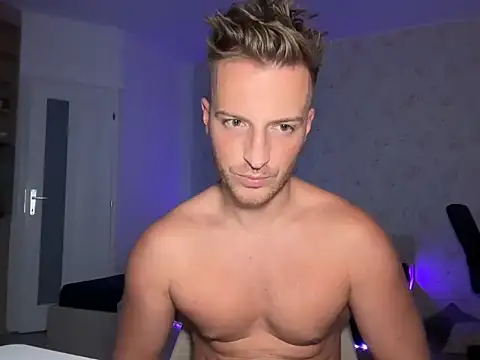 hanzLagerfeld online show from 19, 11, 2025