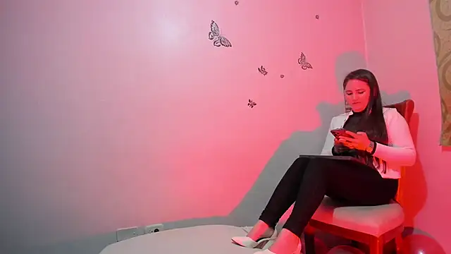 tiffanystorms- online show from 30, 11, 2025