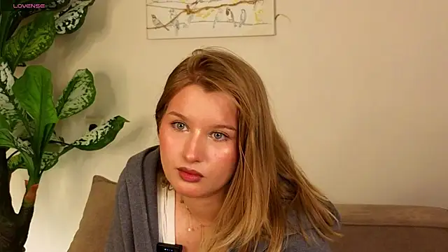 ImiMonroe online show from 18, 4, 2026