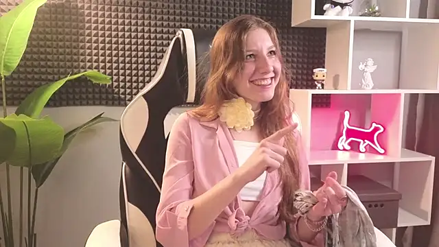 Snapshot of HazeLuneth chatting on 12, 2, 2026 HazeLuneth online show from 12, 2, 2026