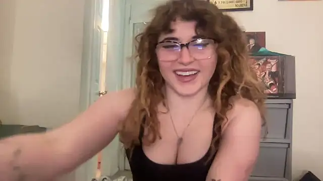 Snapshot of ariapeachy chatting on 1, 12, 2025 ariapeachy online show from 1, 12, 2025