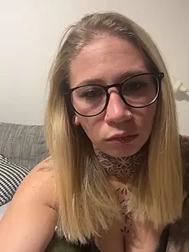 Snapshot of Antoniia69 chatting on 27, 11, 2025 Antoniia69 online show from 27, 11, 2025