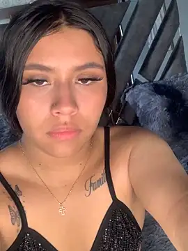 Bailey Pink online show from 25, 11, 2025