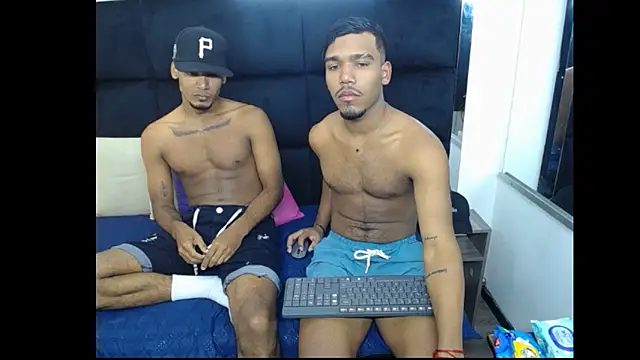 Snapshot of Straight_latinX chatting on 22, 11, 2025 Straight latinX online show from 22, 11, 2025