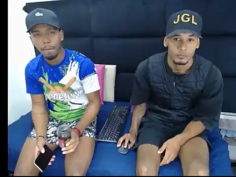 Snapshot of Straight_latinX chatting on 27, 11, 2025 Straight latinX online show from 27, 11, 2025