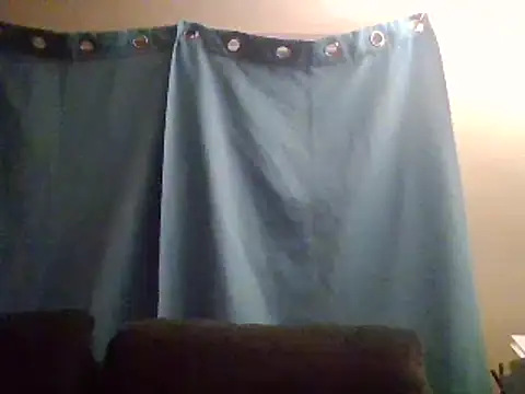 Snapshot of uncuttechslave chatting on 21, 11, 2025 uncuttechslave online show from 21, 11, 2025