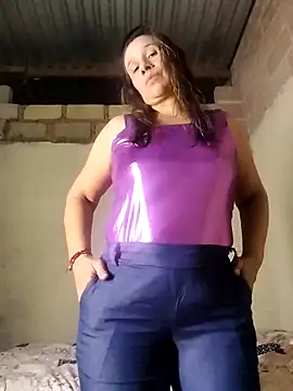 MIA-LARIOS online show from 10, 2, 2026