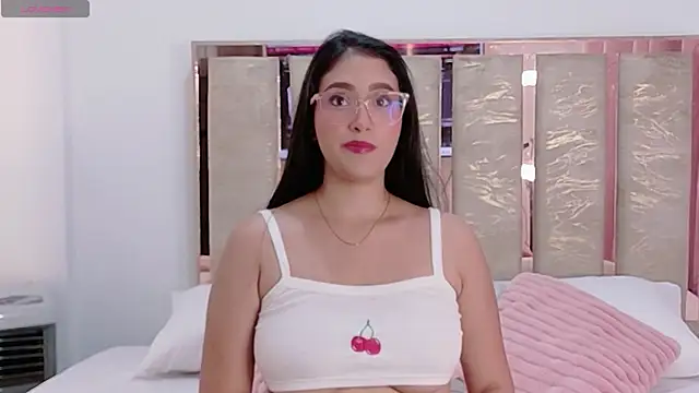 Snapshot of Isa_londonn21 chatting on 4, 12, 2025 Isa londonn21 online show from 4, 12, 2025