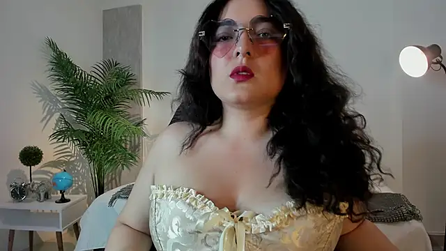 Roxxie saenz   online show from 26, 11, 2025