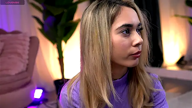 AishleyBee online show from 5, 1, 2026